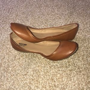 Brown size 7 Mossimo flats!